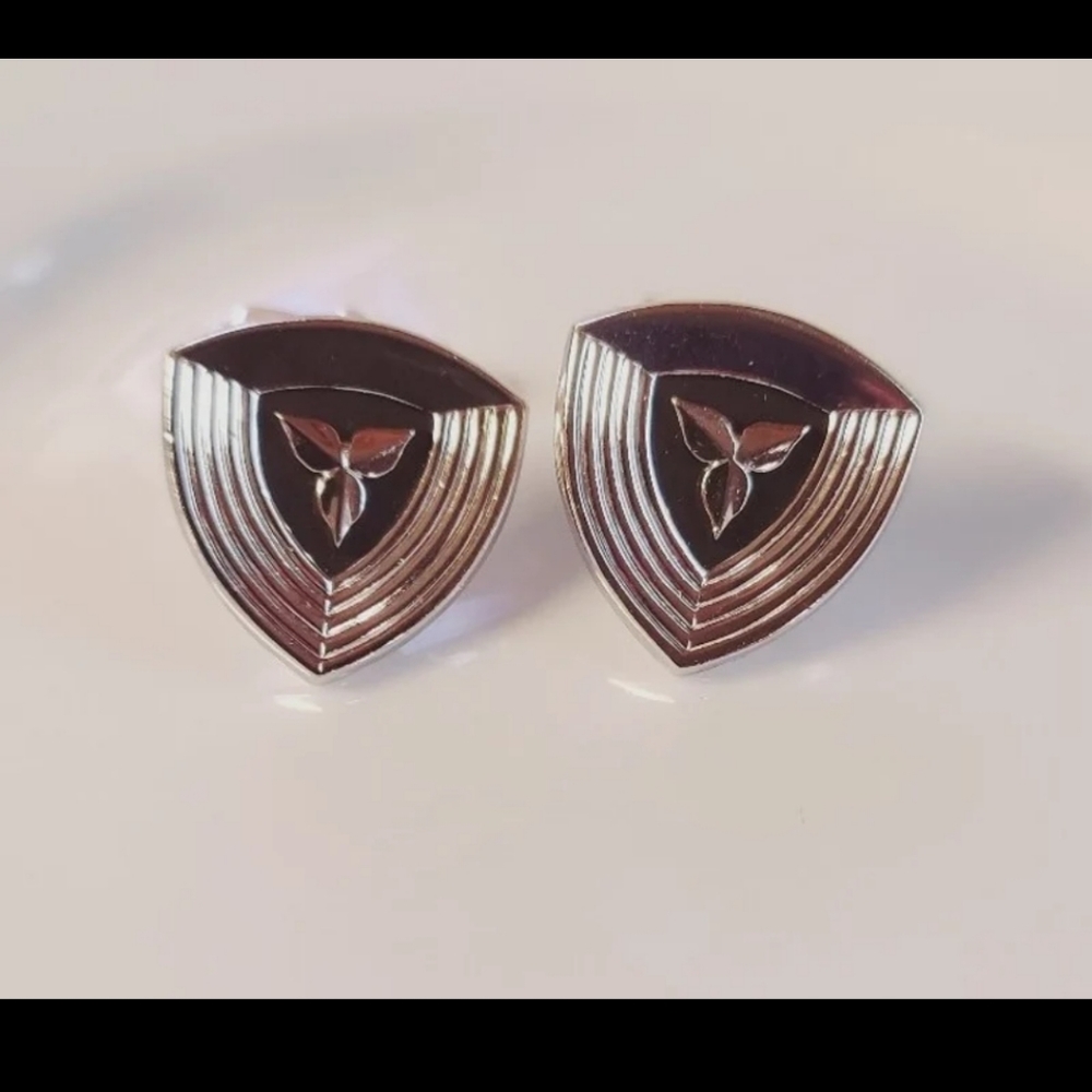 VINTAGE SWANK SILVERTONE & BLACK CHEVRON CUFFLINKS 4TH GEN OWNED LIKE NEW!